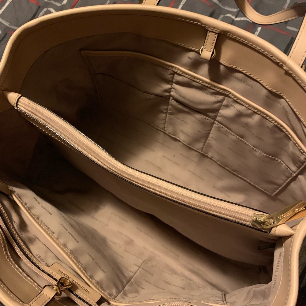 Purse - Picture 4 of 5